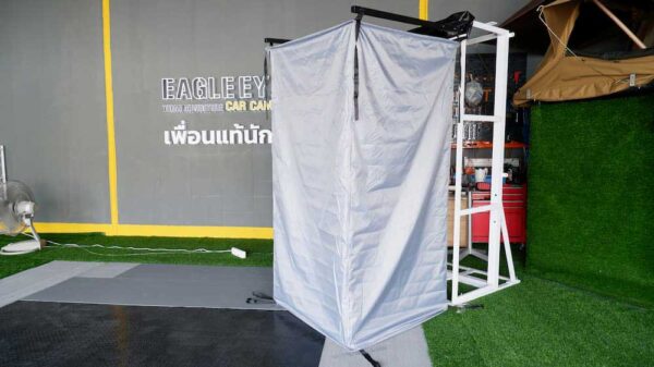 SHOWER ROOM AWNING (2)